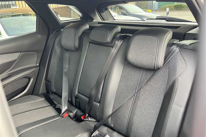 Used Peugeot 3008 2020 for sale - 76530102: Photo 24