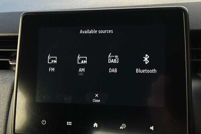 Used Renault Clio 2023 for sale - 76891280: Photo 41