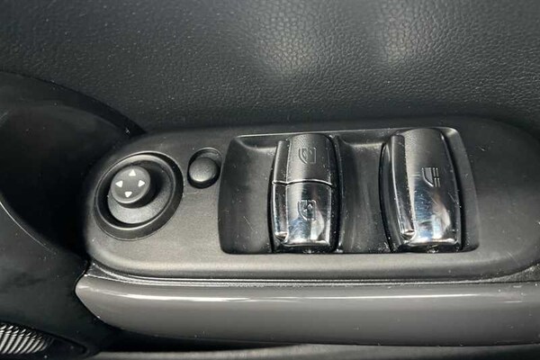 Used MINI Convertible 2018 for sale - 76168942: Photo 16