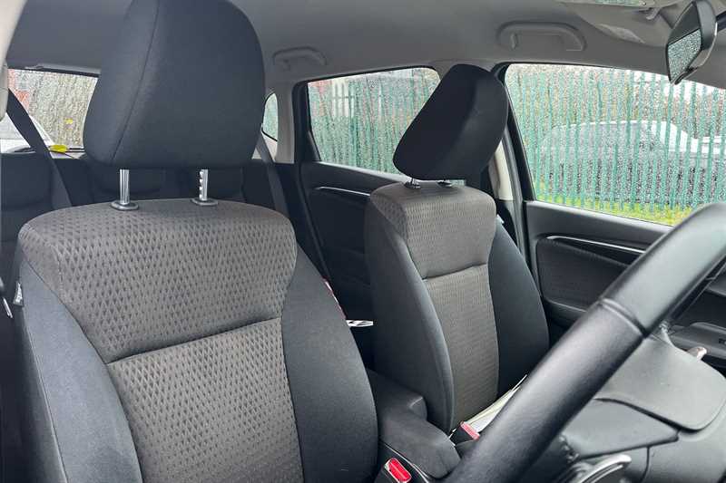 Used Honda Jazz 2018 for sale - 76890974: Photo 23