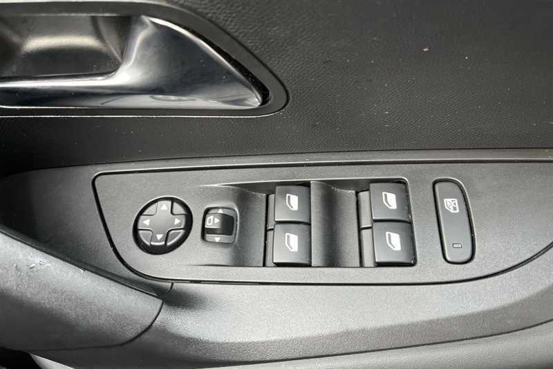 Used Peugeot 2008 for sale - 76463598: Photo 16