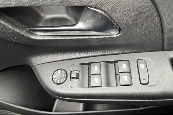 Used Vauxhall Corsa 2022 for sale - 76155170: Photo 16