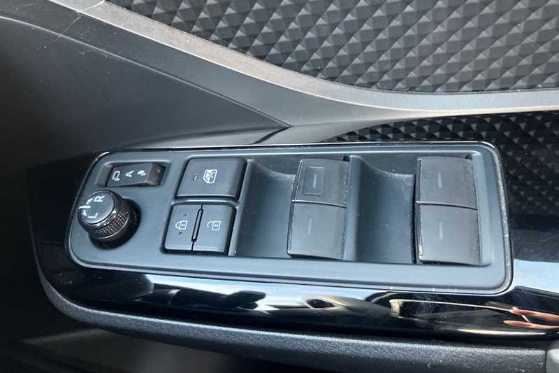 Used Toyota C-HR 2022 for sale - 76955672: Photo 16