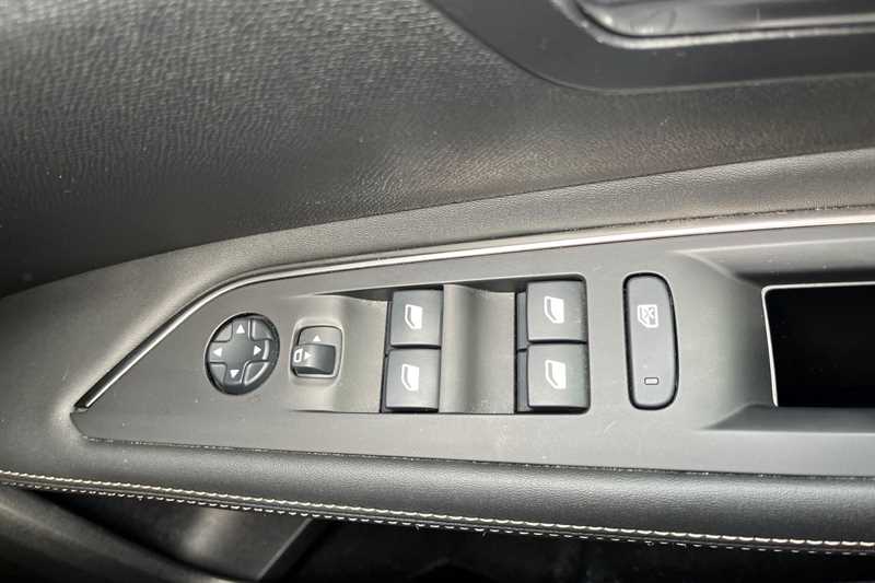 Used Peugeot 3008 2020 for sale - 76447810: Photo 16