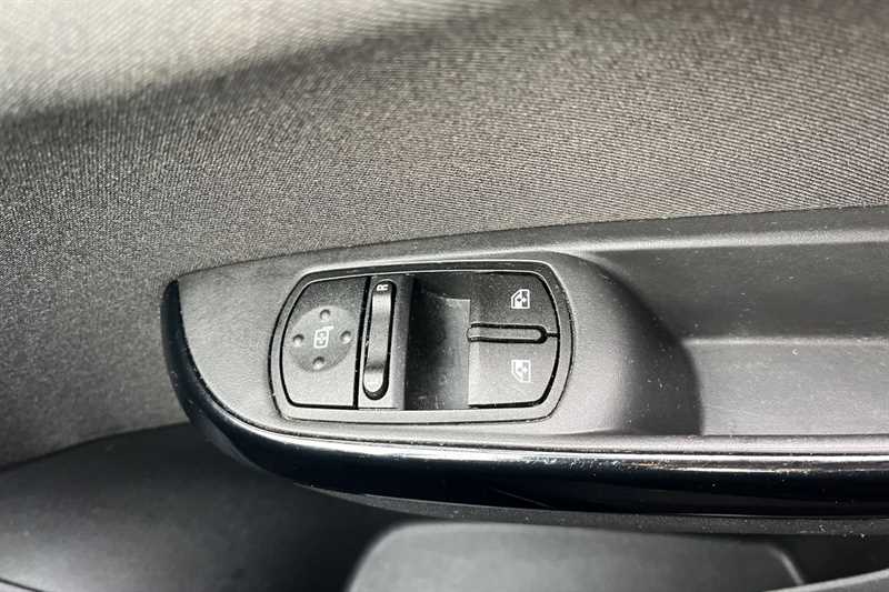 Used Vauxhall Corsa 2018 for sale - 76443704: Photo 16