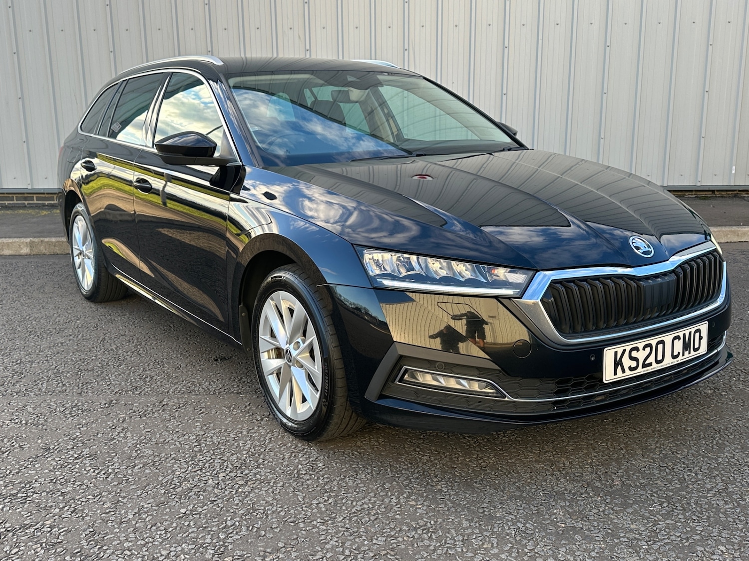 Used Skoda Octavia 2020 for sale - 76070547: Photo 2