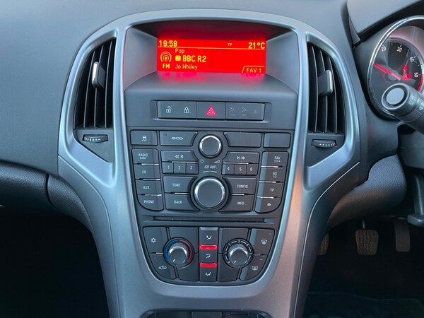 Used Vauxhall Astra 2015 for sale - 63803340: Photo 14