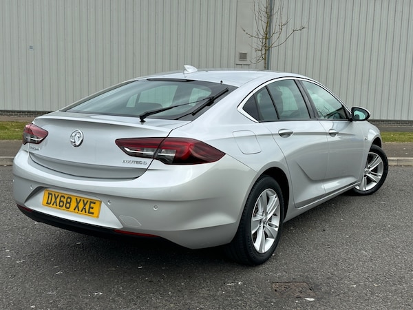 Used Vauxhall Insignia 2018 for sale - 74189553: Photo 2