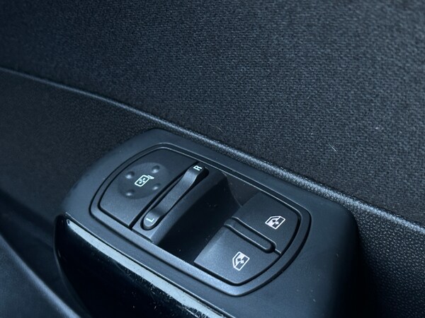 Used Vauxhall Corsa 2014 for sale - 70120329: Photo 14