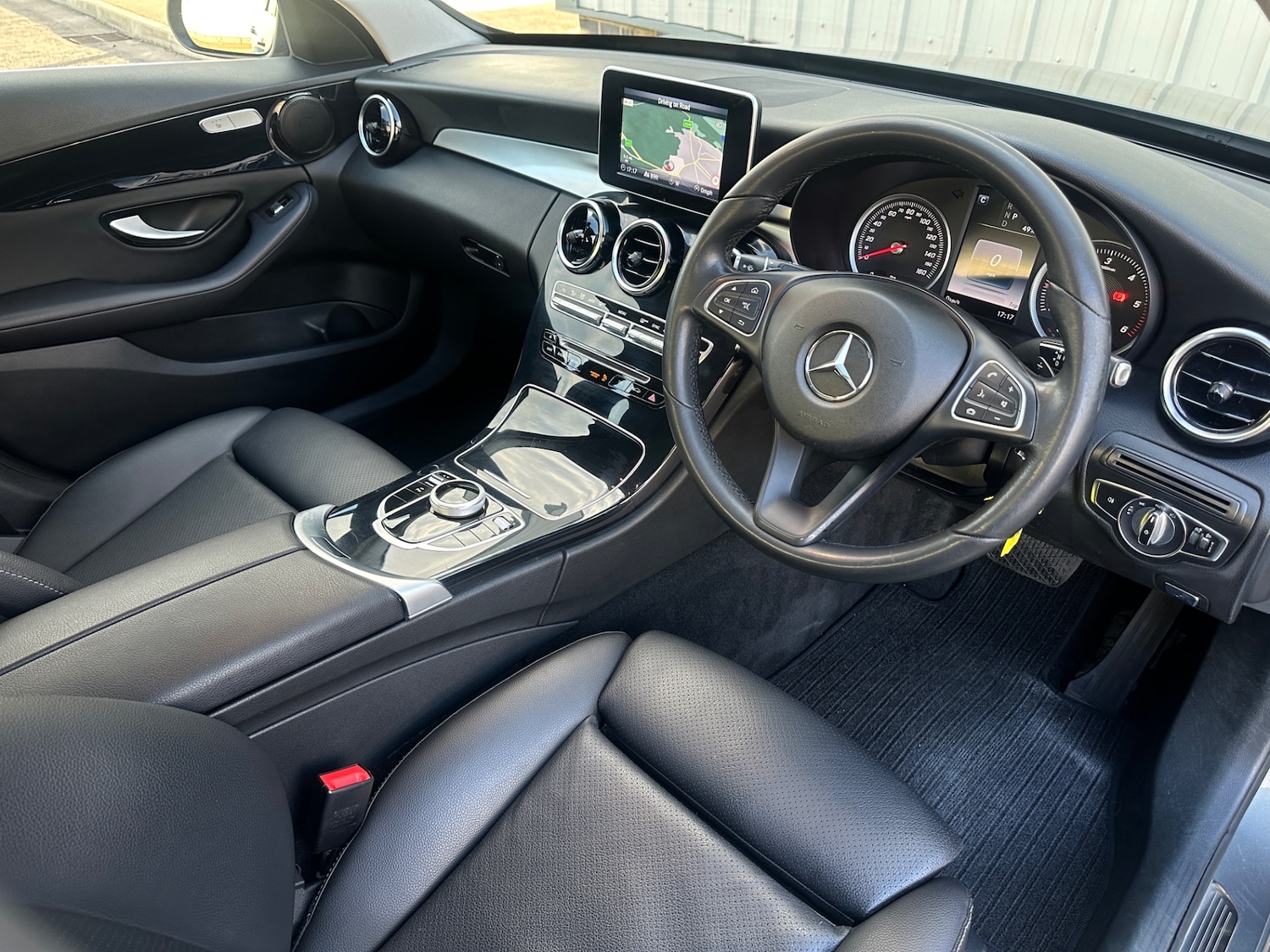 Used Mercedes-Benz C Class 2018 for sale - 76022529: Photo 11