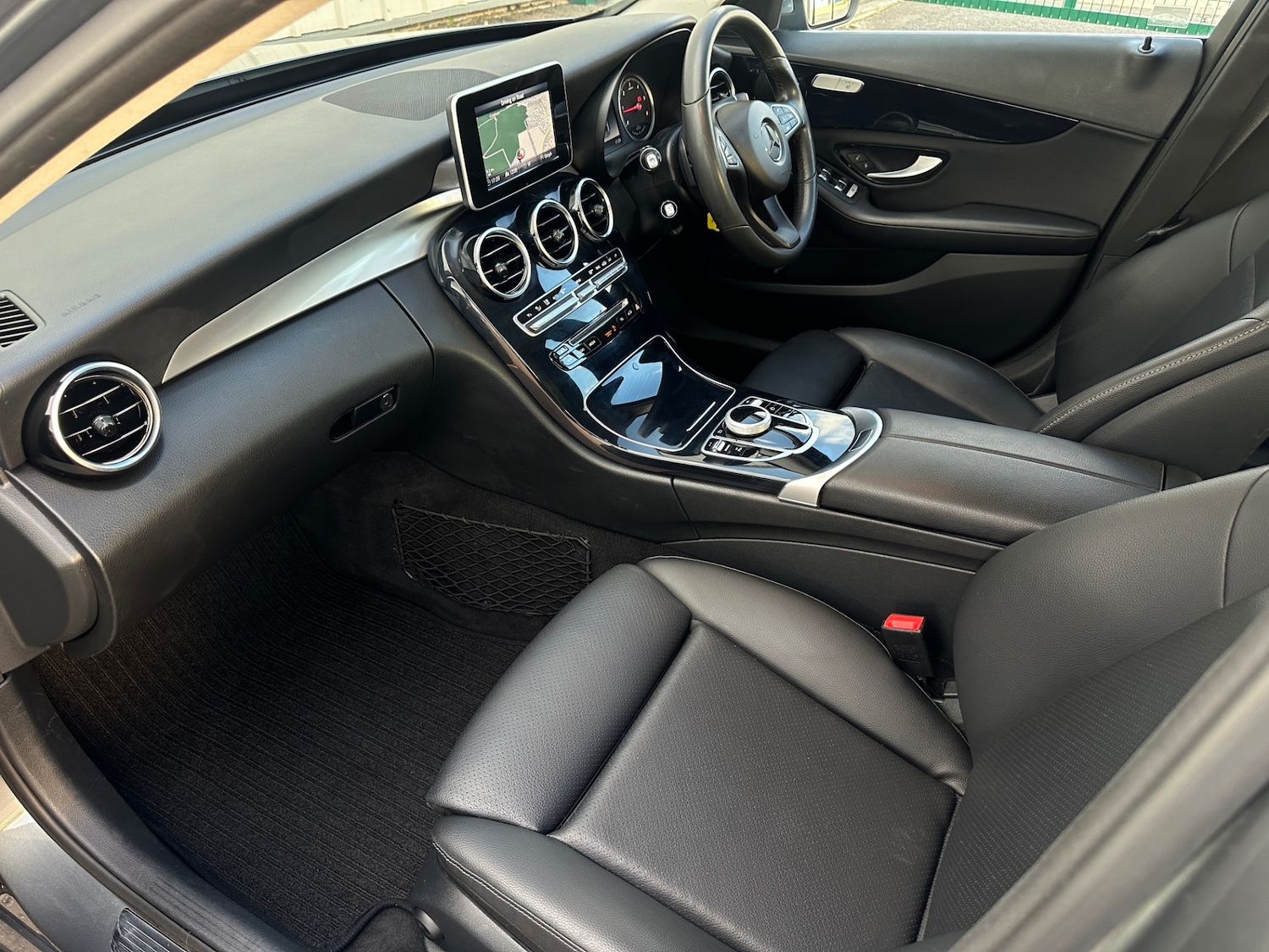 Used Mercedes-Benz C Class 2018 for sale - 76022529: Photo 18