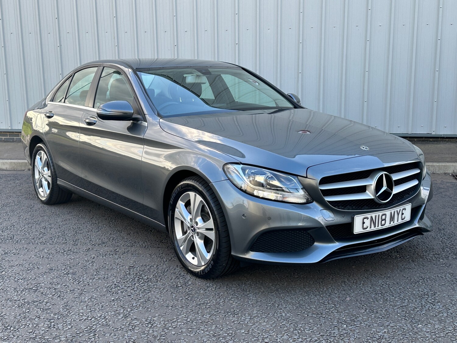 Used Mercedes-Benz C Class 2018 for sale - 76022529: Photo 2