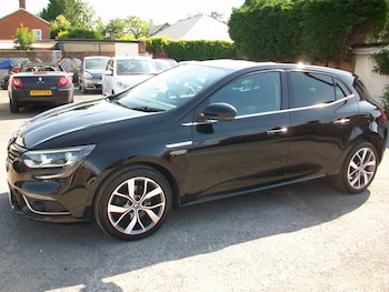 Used Renault Megane 2017 for sale - 75045849: Photo