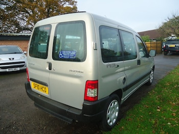 Used Peugeot Partner 2010 for sale - 76504705: Photo