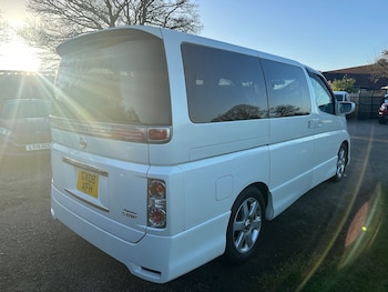 Used Nissan Elgrand 2006 for sale - 77977110: Photo