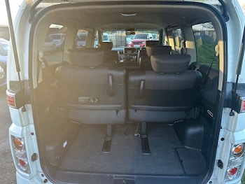 Used Nissan Elgrand 2006 for sale - 77977110: Photo