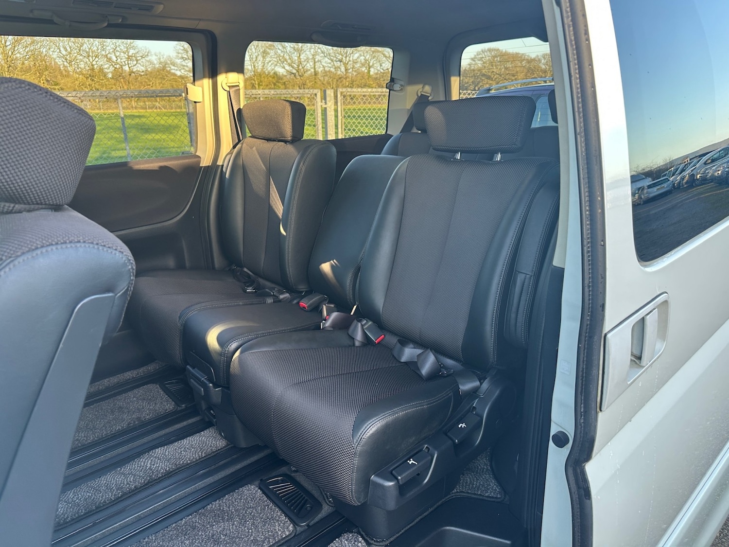 Used Nissan Elgrand 2026 for sale - 77977110: Photo 5