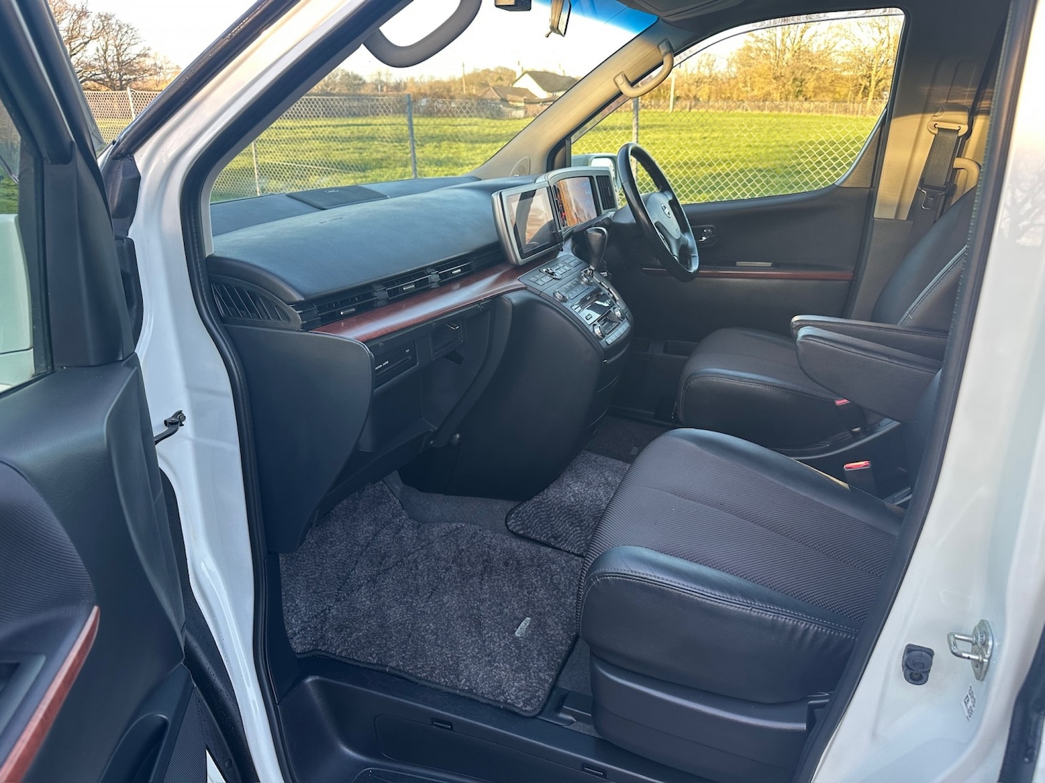 Used Nissan Elgrand 2026 for sale - 77977110: Photo 6