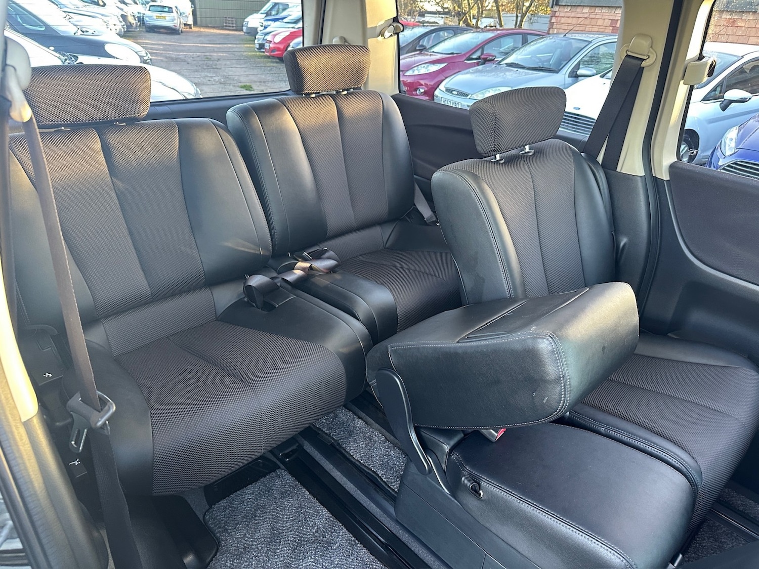 Used Nissan Elgrand 2026 for sale - 77977110: Photo 7