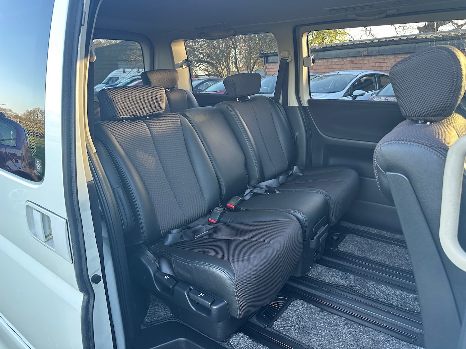 Used Nissan Elgrand 2026 for sale - 77977110: Photo 8