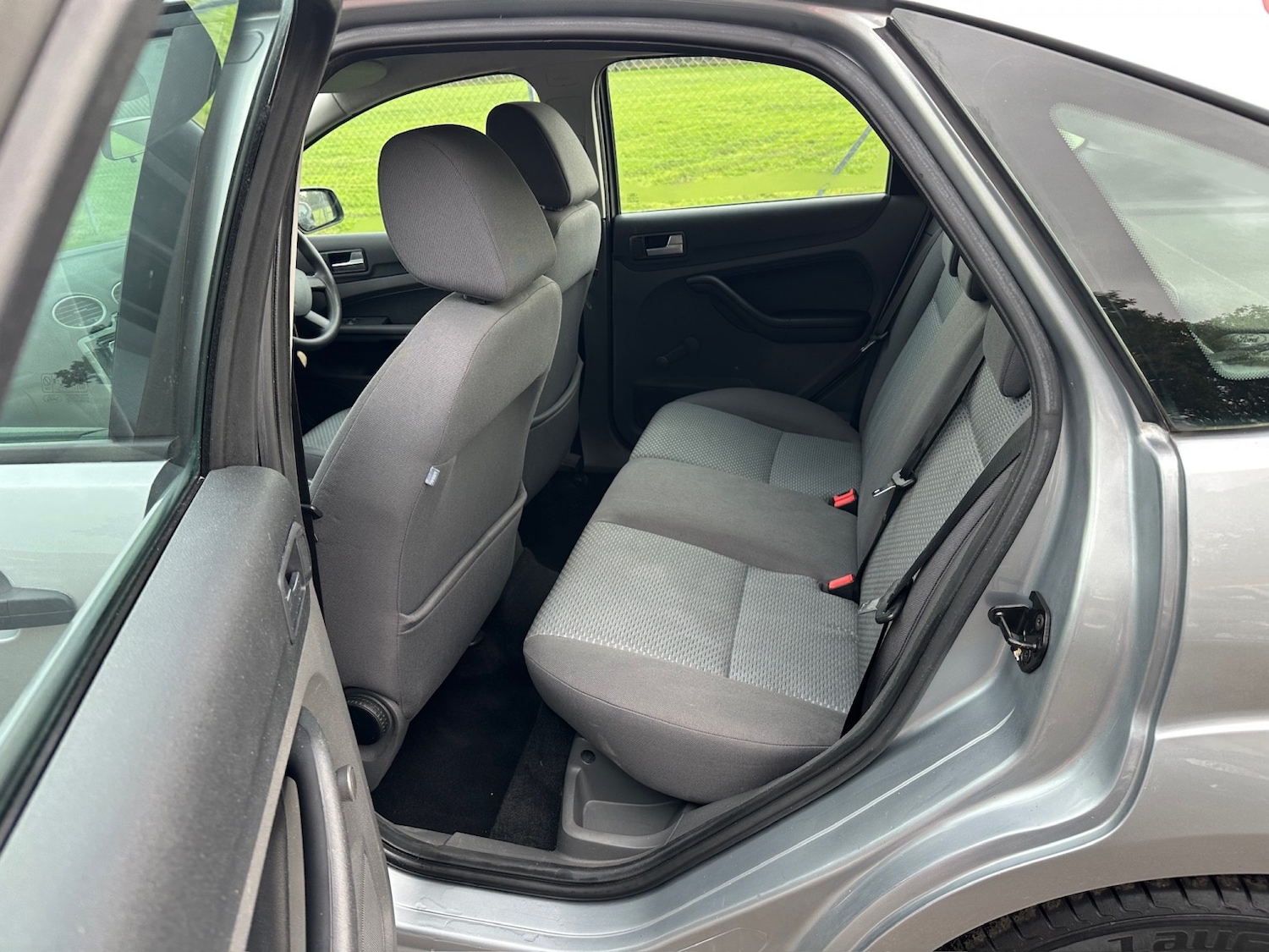 Used Ford Focus 2005 for sale - 76369217: Photo 6