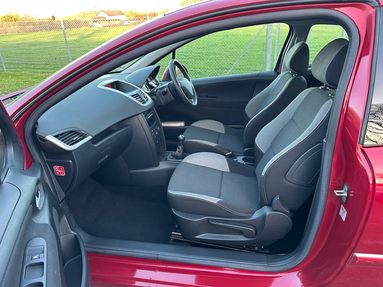 Used Peugeot 207 2011 for sale - 77028036: Photo 8