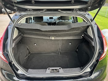 Used Ford Fiesta 2014 for sale - 76449363: Photo