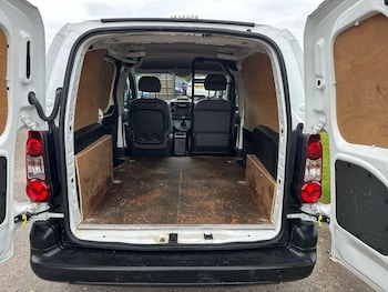 Used Peugeot Partner 2025 for sale - 76246200: Photo 3