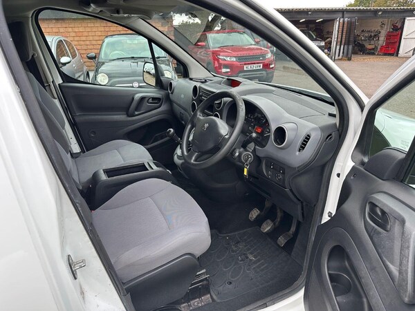 Used Peugeot Partner 2025 for sale - 76246200: Photo 6