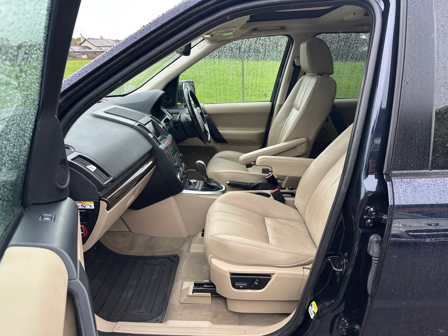 Used Land Rover Freelander 2 2011 for sale - 76407547: Photo 6