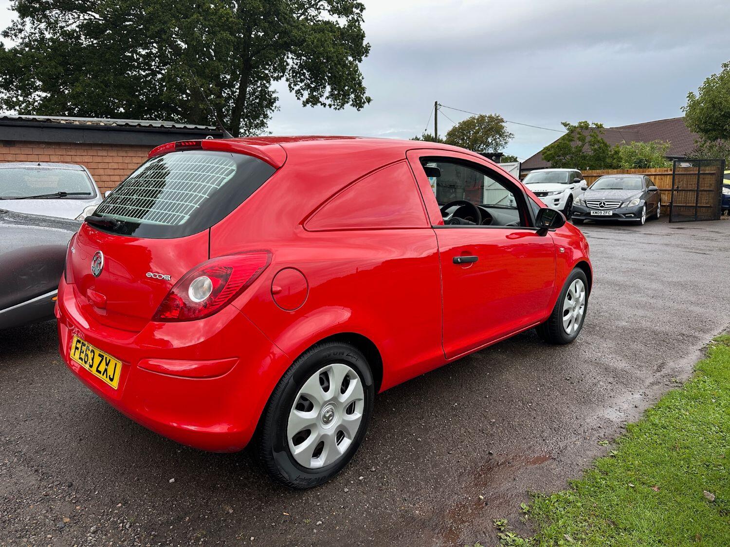 Used Vauxhall Corsa 2013 for sale - 75948259: Photo 2