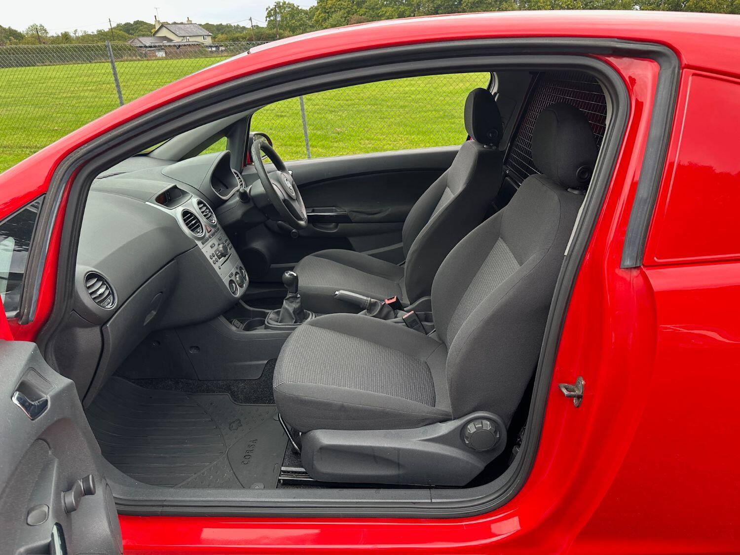 Used Vauxhall Corsa 2013 for sale - 75948259: Photo 6