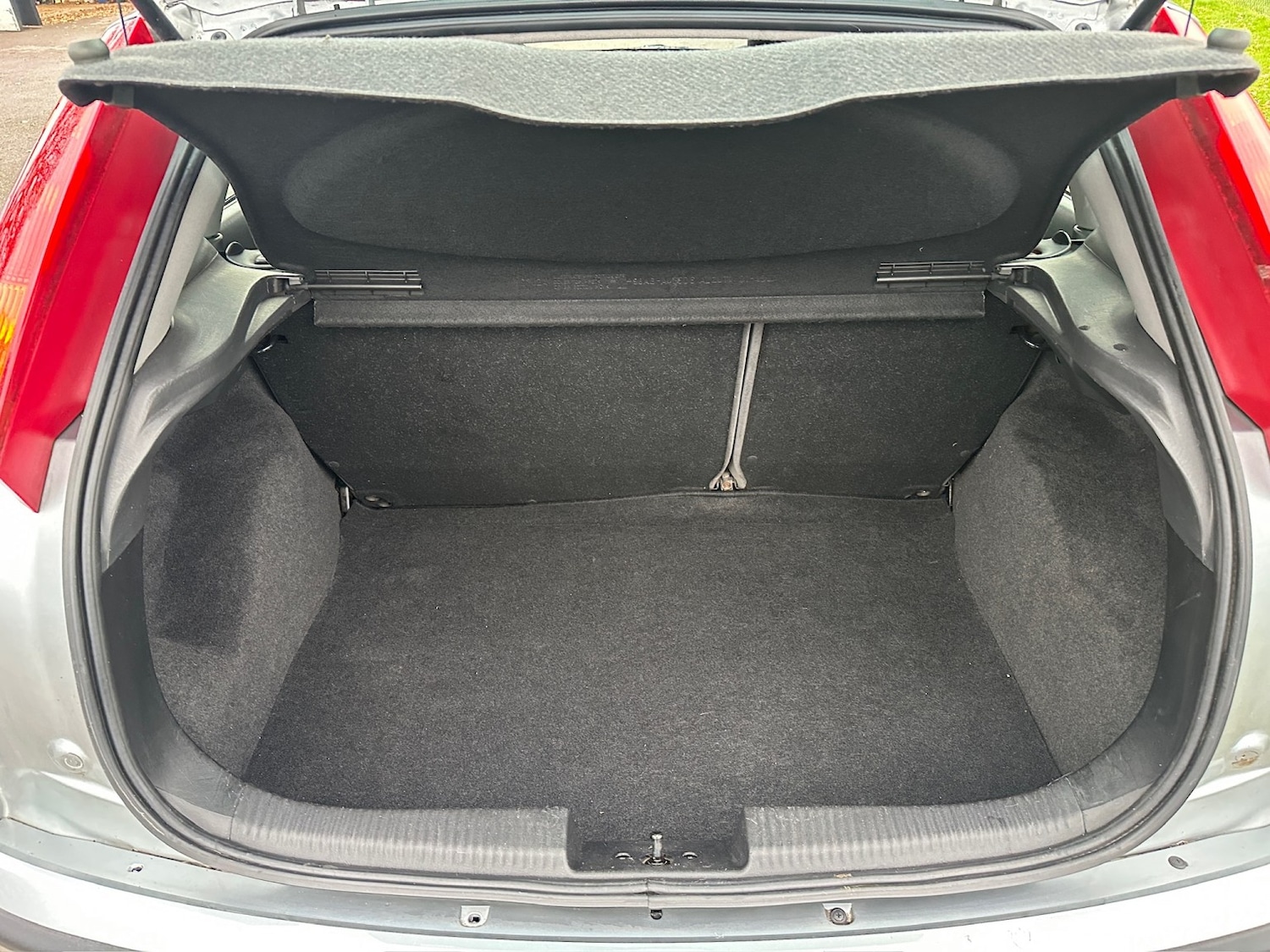 Used Ford Focus 2004 for sale - 77028038: Photo 3