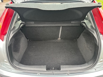 Used Ford Focus 2004 for sale - 77028038: Photo