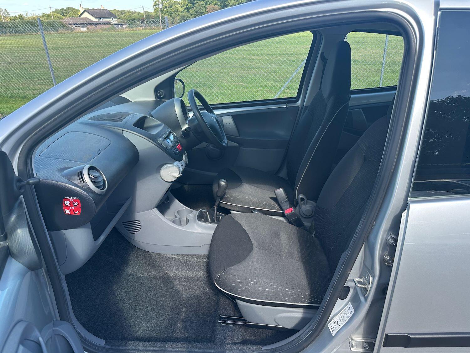 Used Peugeot 107 2011 for sale - 76794459: Photo 6