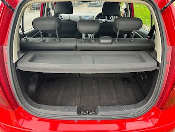 Used Hyundai i10 2012 for sale - 76246178: Photo