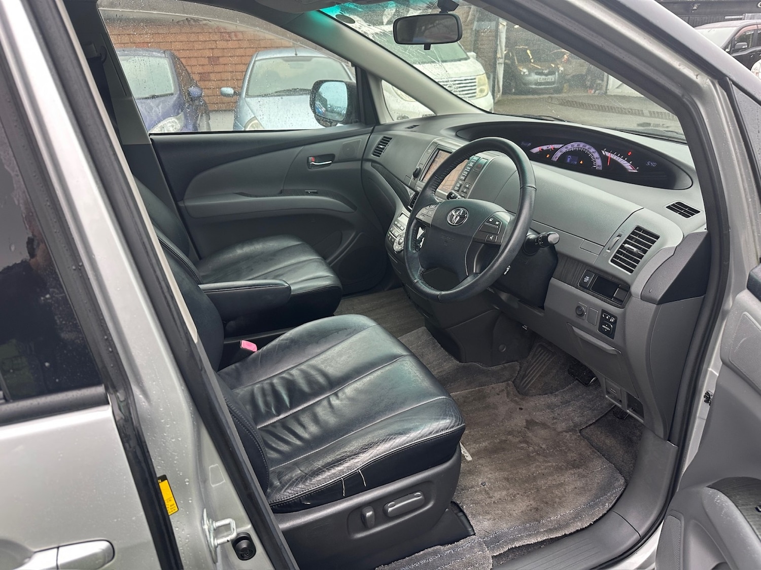 Used Toyota Estima 2025 for sale - 77749901: Photo 10