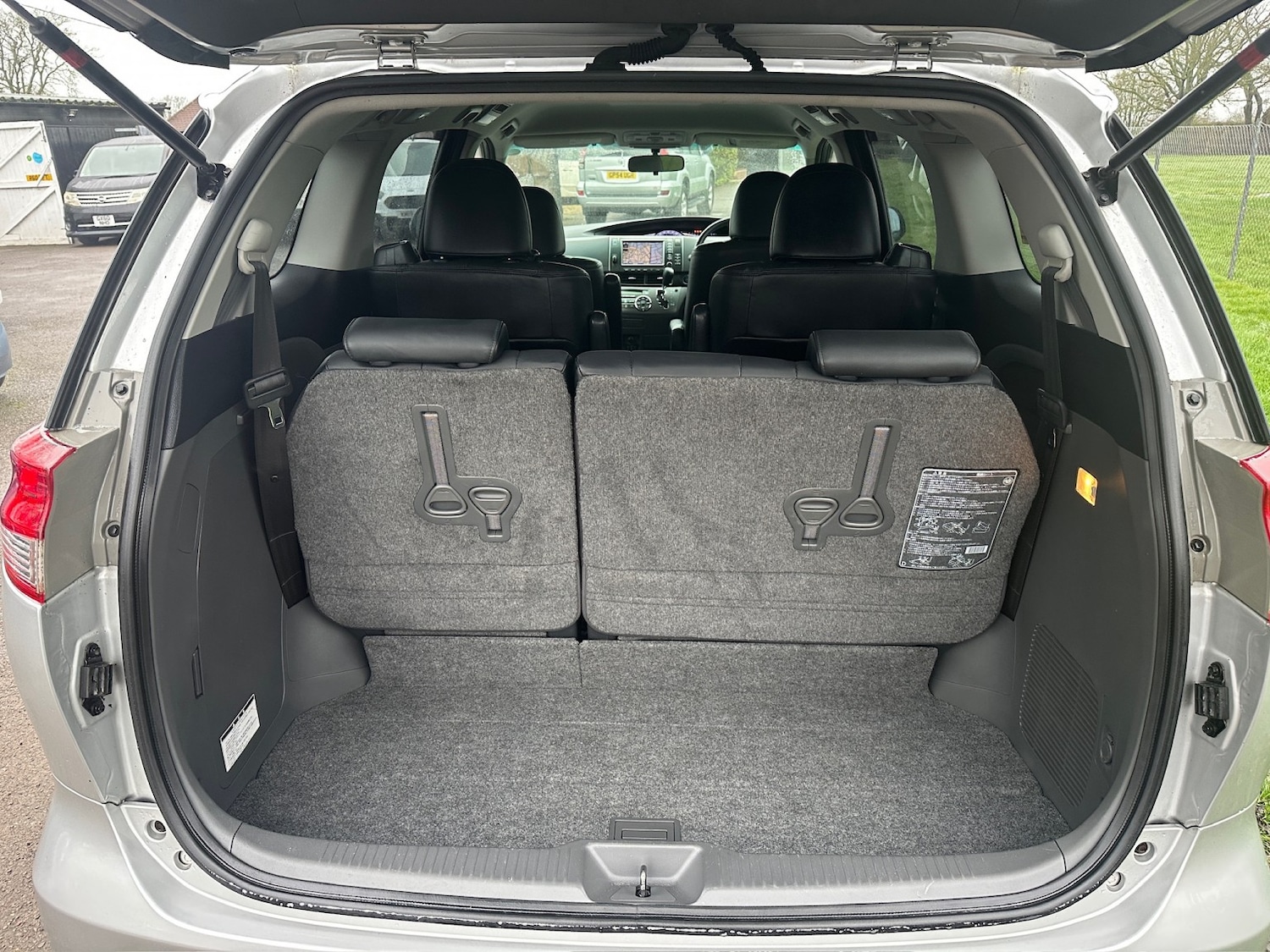 Used Toyota Estima 2025 for sale - 77749901: Photo 3