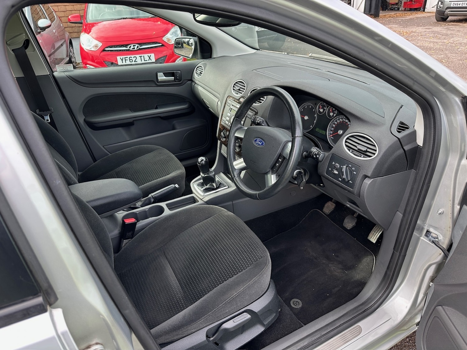 Used Ford Focus 2005 for sale - 76358201: Photo 9