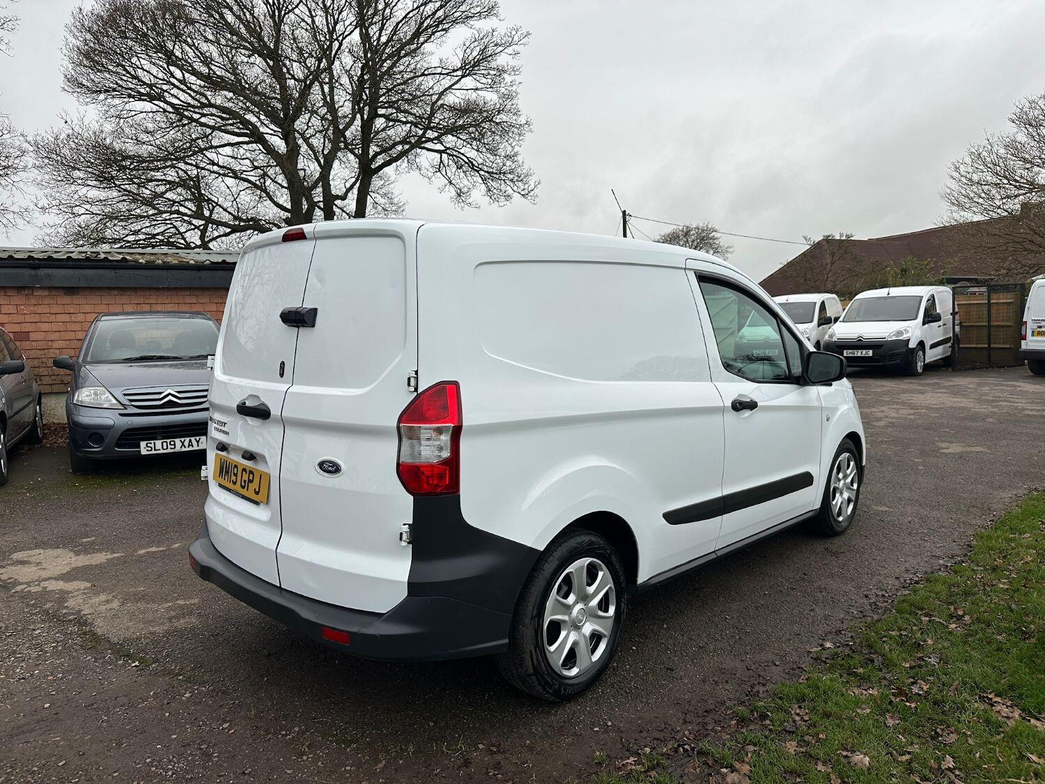 Used Ford Transit Courier 2019 for sale - 76830416: Photo 2