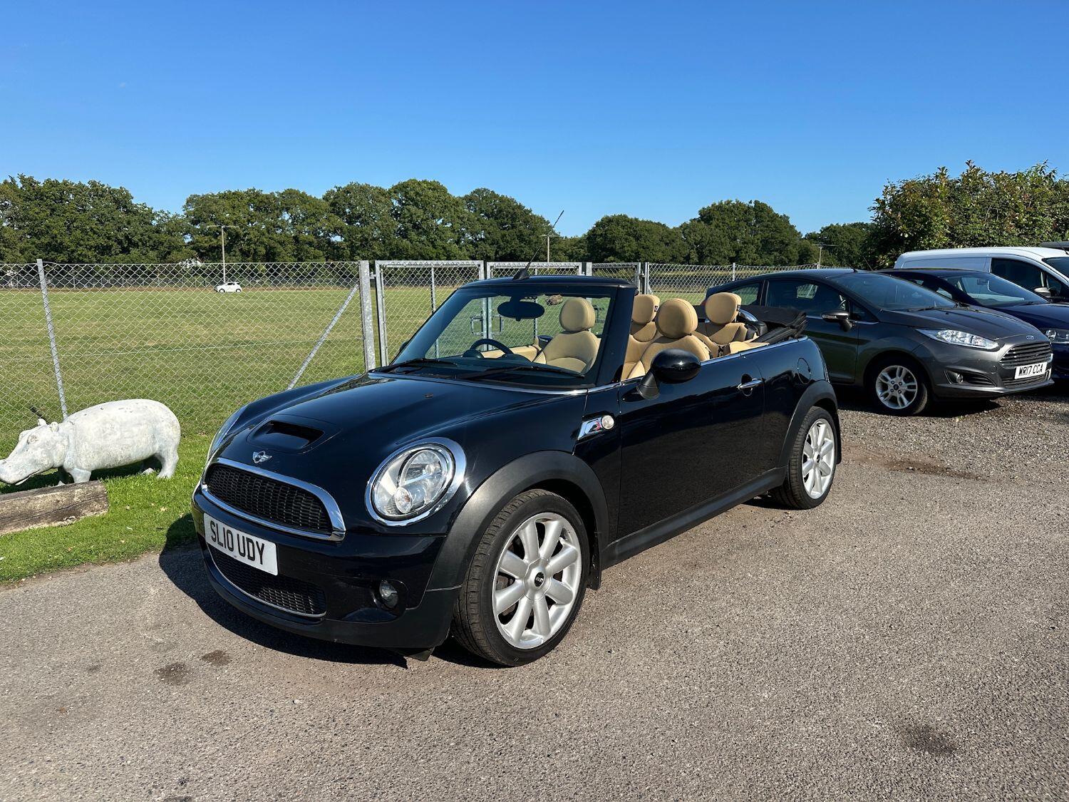 Used MINI Convertible 2010 for sale - 77464772: Photo 2