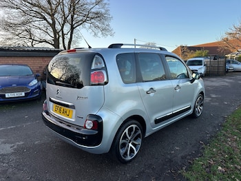 Used Citroen C3 Picasso 2016 for sale - 77028035: Photo