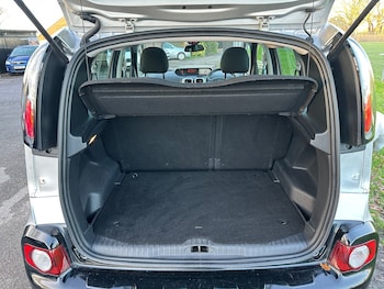 Used Citroen C3 Picasso 2016 for sale - 77028035: Photo