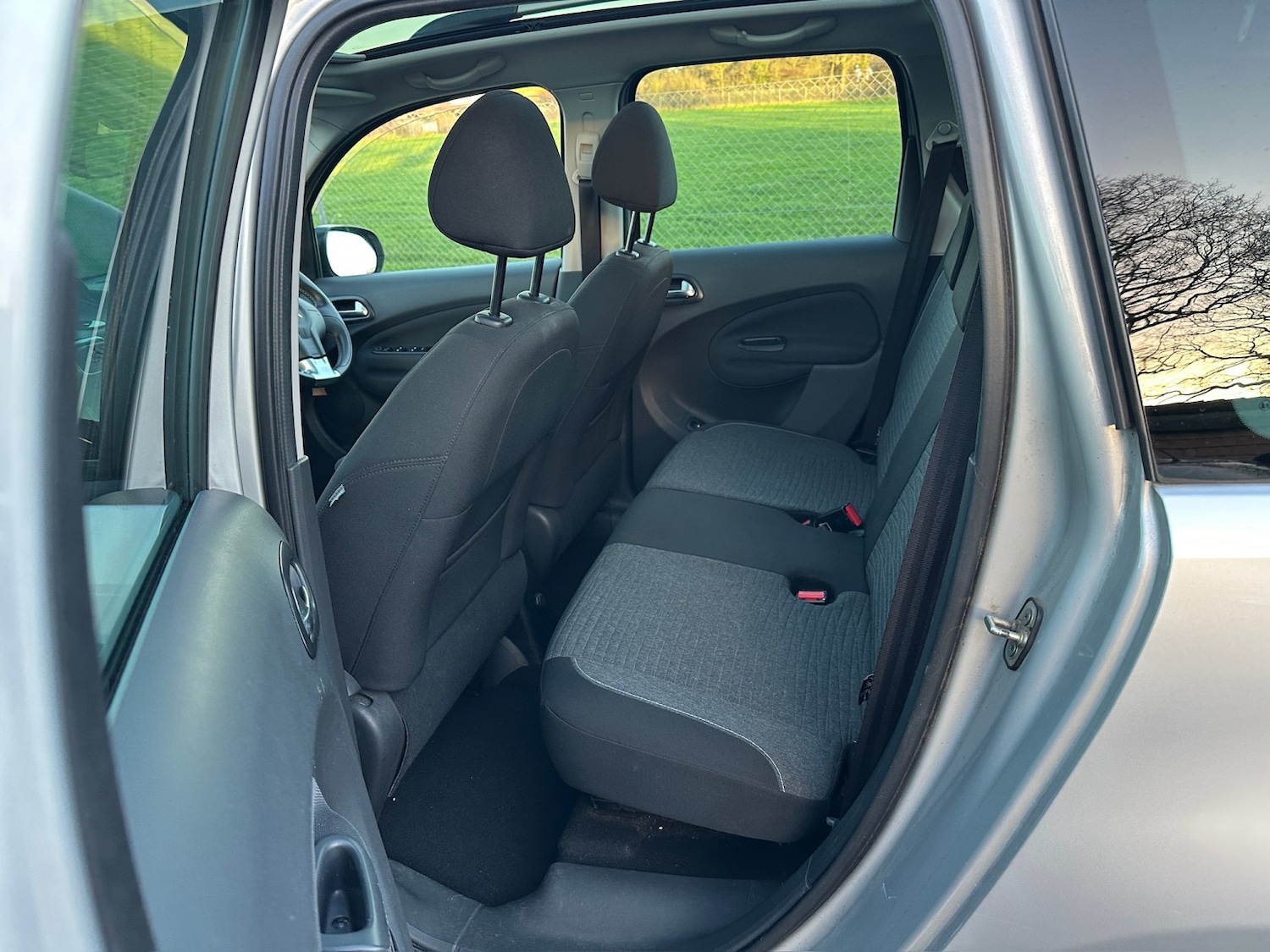 Used Citroen C3 Picasso 2016 for sale - 77028035: Photo 6