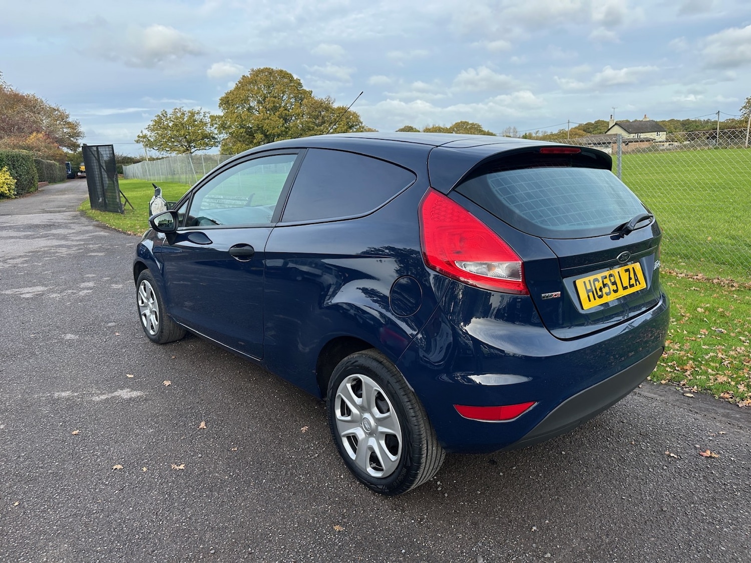 Used Ford Fiesta Van 2009 for sale - 76446022: Photo 8