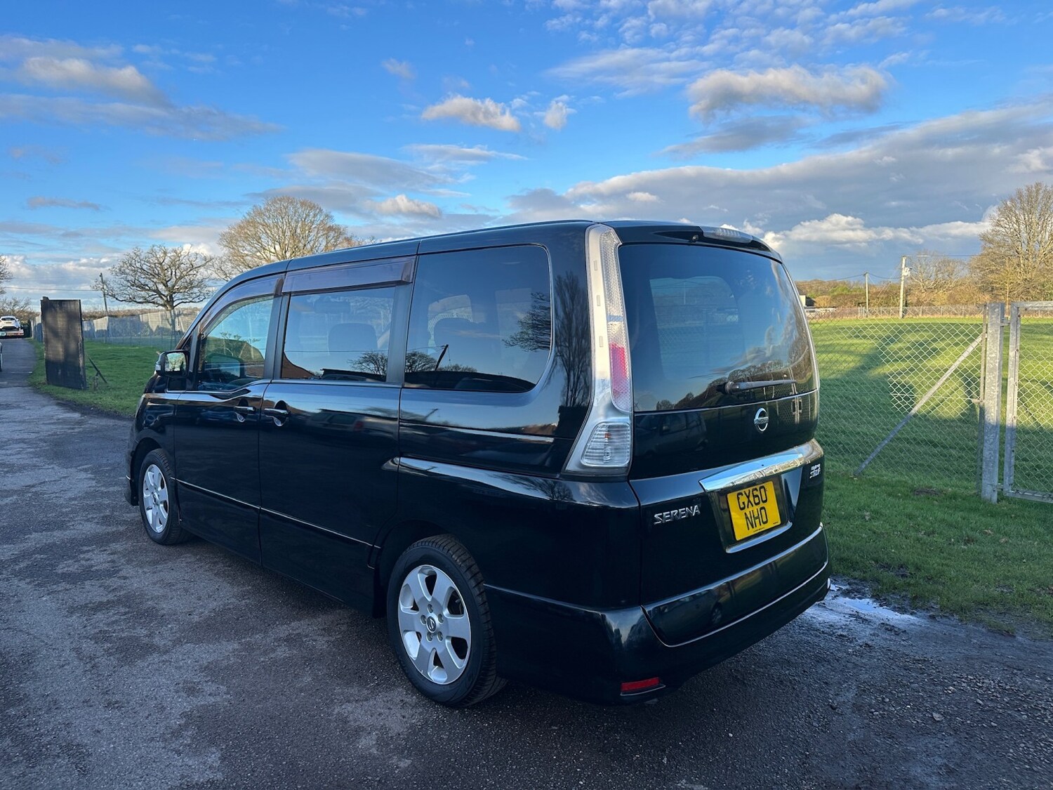 Used Nissan Serena for sale - 77584452: Photo 10