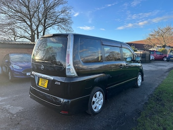Used Nissan Serena 2010 for sale - 77584452: Photo