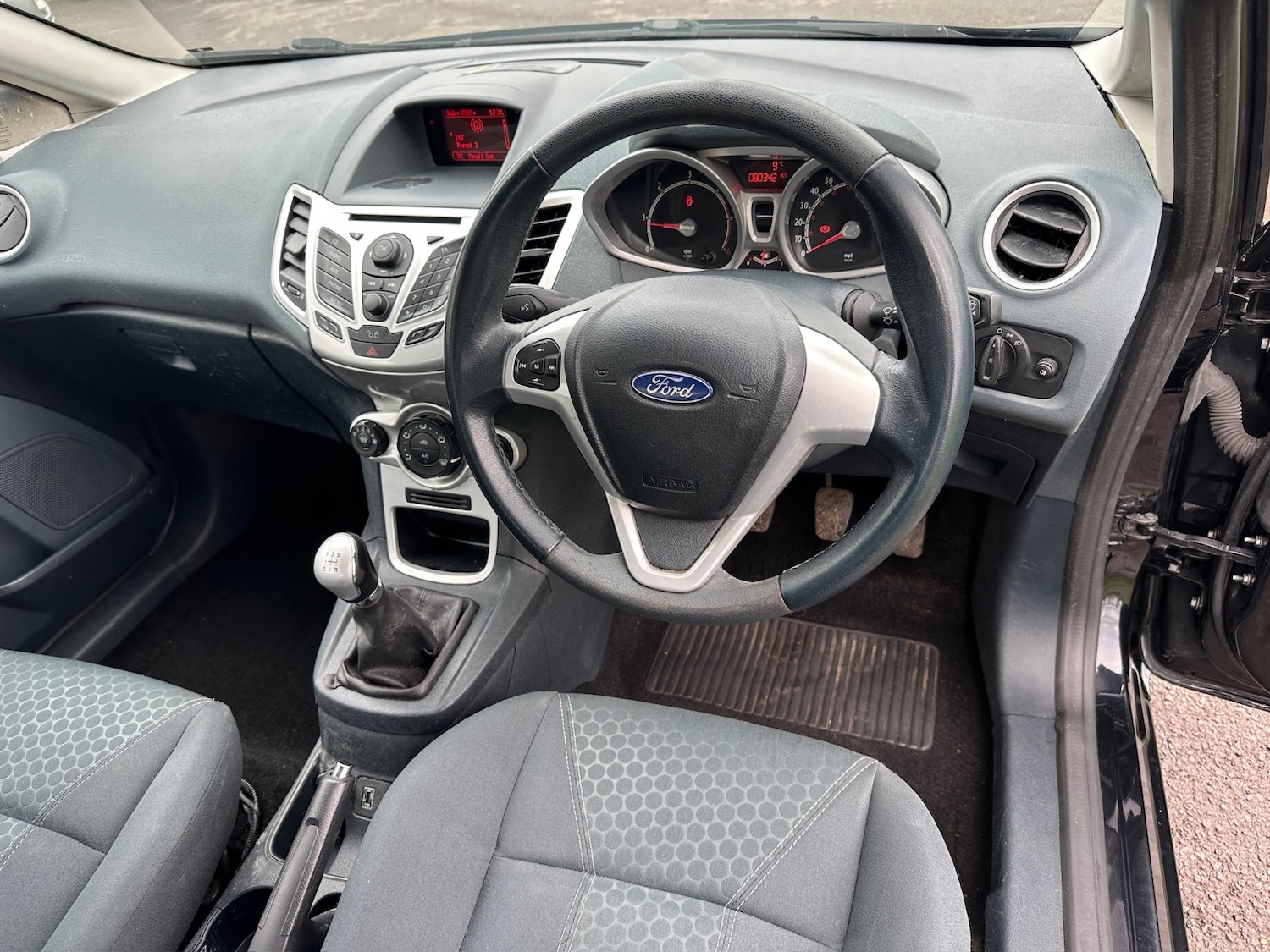 Used Ford Fiesta 2010 for sale - 77632436: Photo 8