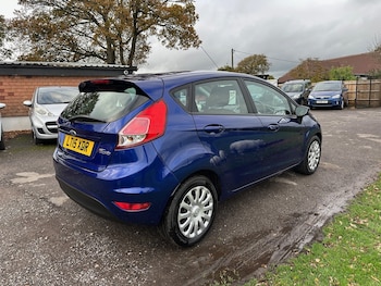 Used Ford Fiesta 2015 for sale - 76553946: Photo
