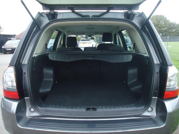 Used Land Rover Freelander 2 2010 for sale - 76246224: Photo 3